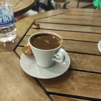 Kahve Dünyası'nda Soğuk Türk Kahvesi Ve Kaba Personel Tutumu