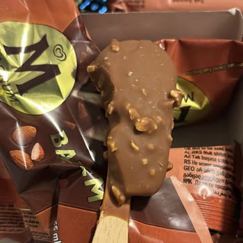 Magnum Dondurma Paketinde Yarım Ürün