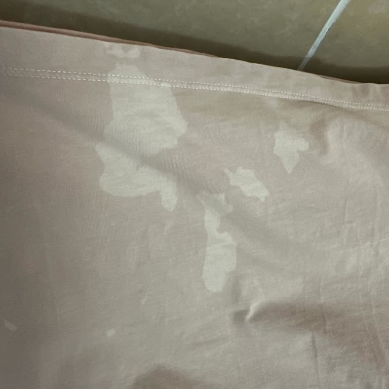 Domol Leke Çıkarıcı Sprey Tişörtümde Ağarmaya Sebep Oldu