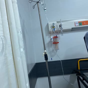 Acil Safra Kesesi Ameliyatı Ve MR Randevusu İçin Gecikme Şikâyeti