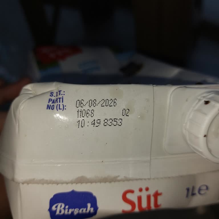Aydın Ata Mahallesindeki A101 Şubesinde Son Kullanma Tarihi Geçmiş Süt Ve Bozulmuş Tavuk
