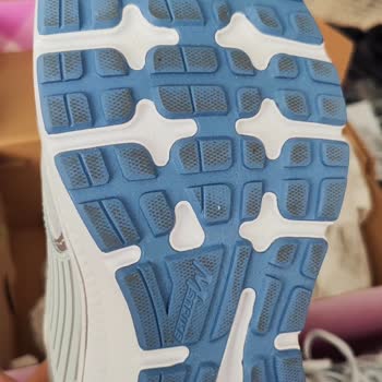 Satıcı Tarafından Kullanılmış Skechers GO Run 2.0 Kadın Ayakkabı Gönderilmesi
