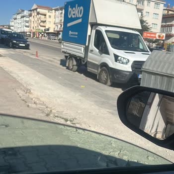 Beko Yetkili Servis Aracı Otopark Çıkışını Engelledi, Personel Kaba Davrandı