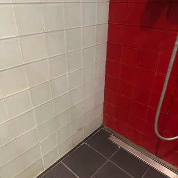 Fiyat Ve Kahvaltı Çelişkisi, Kaba Personel Ve Kirli Oda