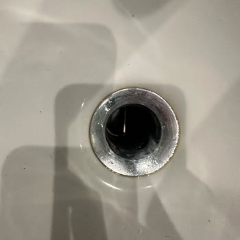 Fiyat Ve Kahvaltı Çelişkisi, Kaba Personel Ve Kirli Oda