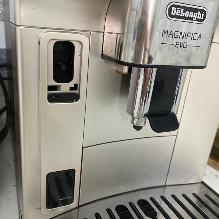 Eksik Musluklu Kahve Makinesi, Cevapsız Servis Ve Çözüm Beklentisi