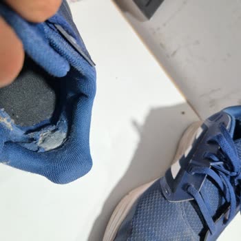 Adidas Ayakkabım 5 Ayda Yıprandı, Garantiden Reddedildi