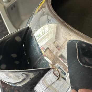 Korkmaz Elektrikli Çaydanlıkta Sürekli Su Kaçırma Ve Kulp Erimesi Nedeniyle İade Talebi
