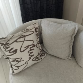 Kilim Mobilya Sofa Setinde Yoğun Koku, Eksik Ayak Ve Renk Uyumsuzluğu