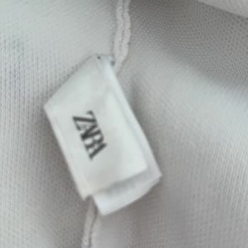 Zara Yelekte İlk Yıkamada Boya Atması Üretim Hatası Olarak Kabul Edilmedi