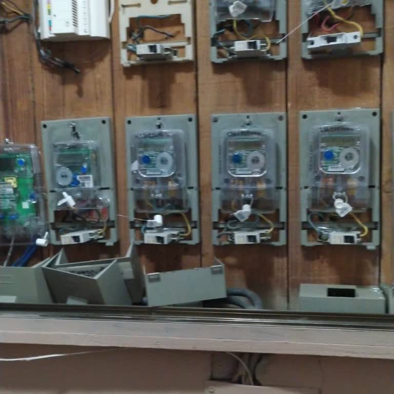 İstikbal Gaziosmanpaşa Şubesi’nden Kanepe Tesliminde Elektrik Panosu Camı Kırıldı, Onarım Bekleniyor