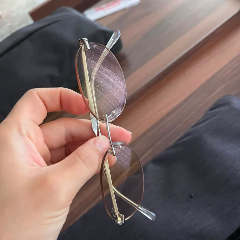 Ray-Ban Güneş Gözlüğünün Camlarındaki Lekeler Ve Garanti Değişim Talebi