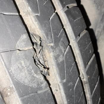 Yeni Hankook Lastiğinin Otoyolda Patlaması Ve Değişim Talebi