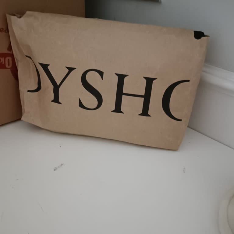 Oysho’dan Hediye Paketi Yırtık Ve Notu Eksik Gönderildi