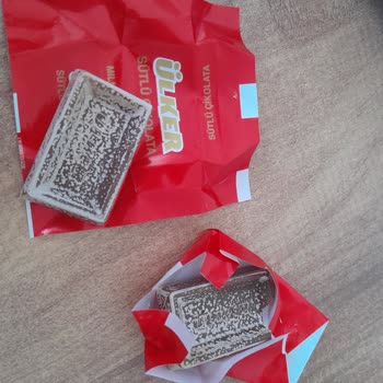Ülker Sütlü Çikolata Bayat Çıktı Ve Son Kullanma Tarihi Yanıltıcı