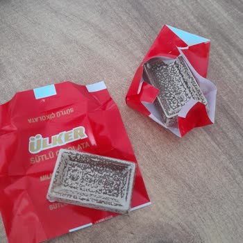 Ülker Sütlü Çikolata Bayat Çıktı Ve Son Kullanma Tarihi Yanıltıcı
