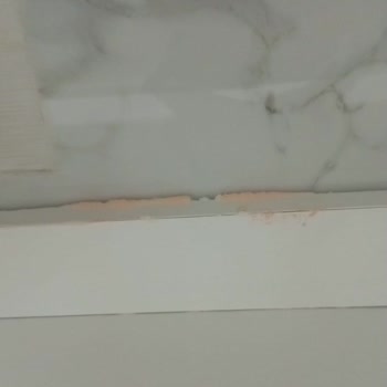 Su Sızıntısı Sonrası Şişen Banyo Dolabının Garantili Değişim Sözünün Tutulmaması