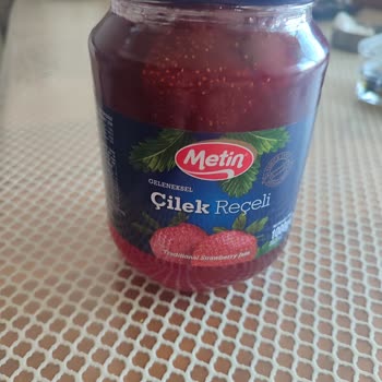 BİM Şubesinde Çilek Reçelinde Böcek Benzeri Yabancı Cisim
