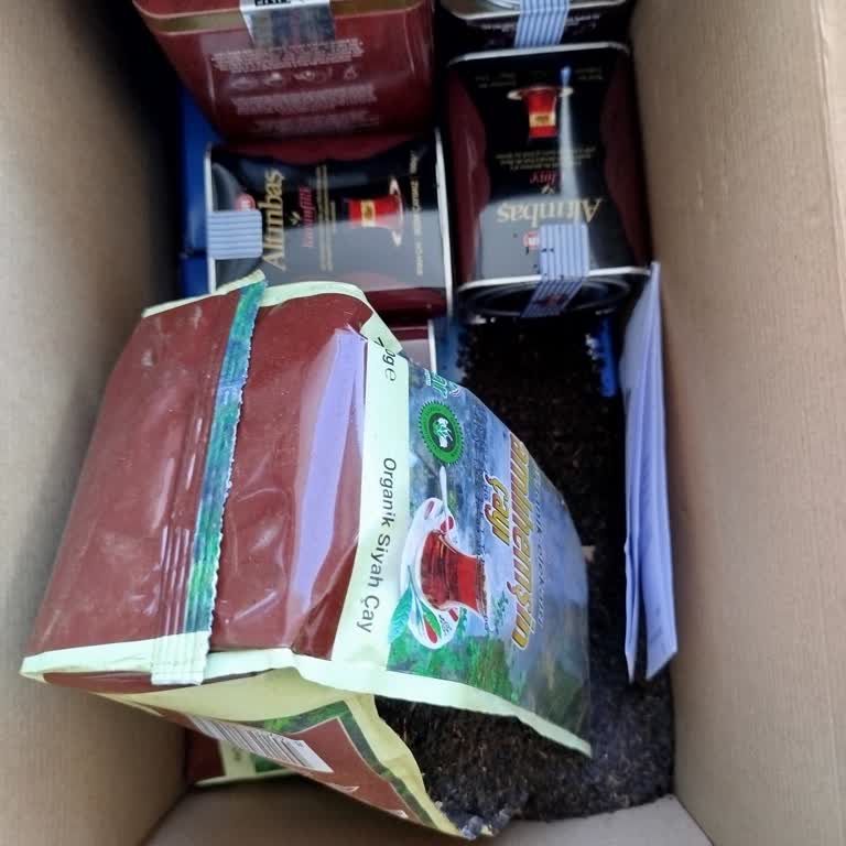 Patlayan Çay Paketi Ve Çözüm Bulamayan Mağaza Çalışanları