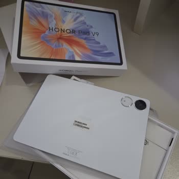 Uzay Gri Tablet Yerine Beyaz Ürün Gönderildi Ve Müşteri Hizmetleri Cevapsız