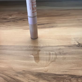 Maybelline Lifter Kapatıcıda Su Çıktı, İade Talebi