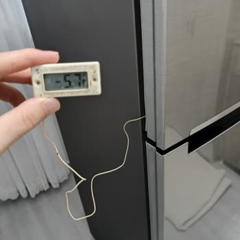 Dondurucu Çalışmıyor Ve Servis Belgesiz Ürüne Çizik Bıraktı
