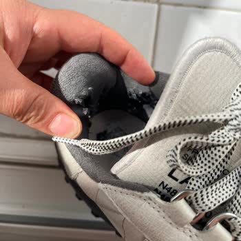 Lacoste Spor Ayakkabısında Kısa Sürede Aşırı Yırtılma Ve Aşınma
