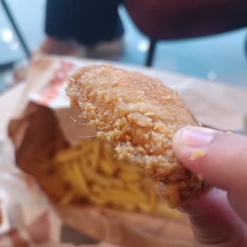 Diyarbakır Popeyes Şubesinde Tavukta Kıl Çıktı Ve Hijyen İhlali