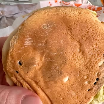 Mor Lekeli Hamburger Ekmeği Ve Yemeksepeti İletişimsizliği