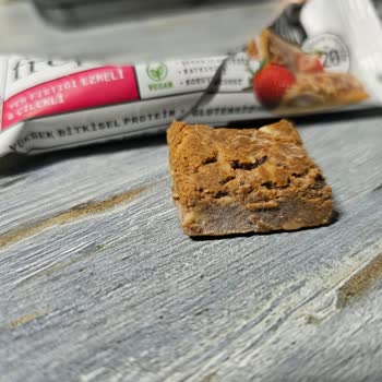 Son Tüketim Tarihi Geçmemiş Ürünlerde Küflü Ve Bozulmuş Protein Barlar