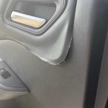 2022 Nissan Qashqai Door Card Upholstery Peeling Off