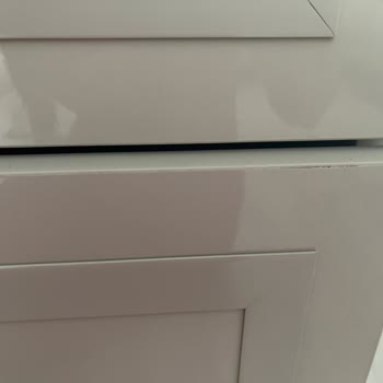 Servis Görevlisinin Su Ve Islak Bez Suçlaması Ve Saygısız Yaklaşımı