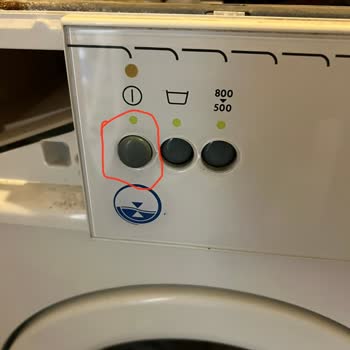 AEG Çamaşır Makinesinin Açma Kapama Tuşu Arızası İçin Servis Ve Parça Temini Sağlanamıyor