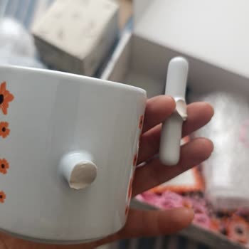 Kırık Kulplu Hediye Kupası: Güven Sorunu Ve Müşteri Memnuniyetsizliği