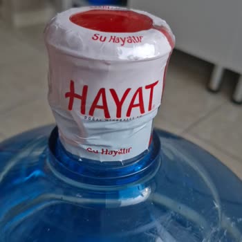 Yıpranmış Ve Etiketi Silinmiş Damacana İçin Değişim Ve Güvenlik Talebi