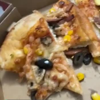 Sbarro Real Şubesi Adana'dan Gelen Pizzanın Hali!