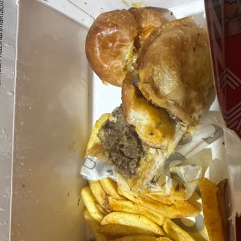 Saçlı Pizza, Dağılmış Hamburger Ve Red Edilen İade Talebi