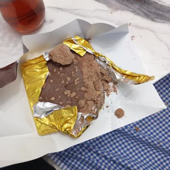 Eti Çikolatası Taş Gibi Sert, Müşteri Hizmetlerinden Alaycı Yanıt