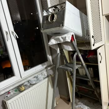 Yetkili Servisin Hatalı Montajı Kombiyi Düşürdü Ve Evi Su Baskısıyla Yıktı