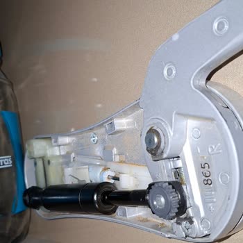 Afeks Dolaplarındaki Samet Duolift Amortisörlerinin Hızlı Gaz Kaybı Ve Yedek Parça Bulunamaması