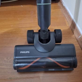 Philips 7000 Dikey Süpürge Başlık Düğmesi Düşmüş, Garanti Kapsamında Müşteri Hizmetine Ulaşılamıyor