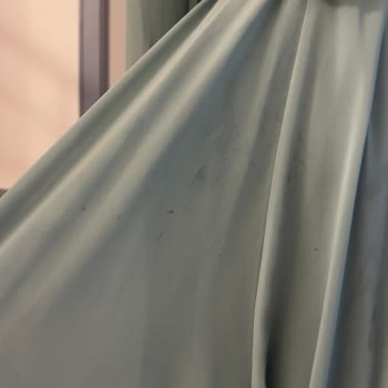 Kullanılmış, Kirli Ve Kokulu Elbise Bozuk Fermuarla Gönderildi
