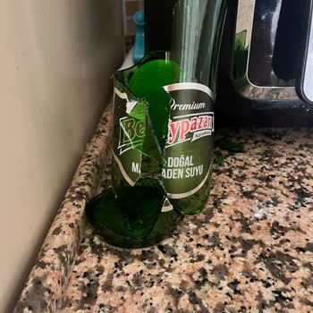 Beypazarı Maden Suyu Hiçbir Darbe Almamış Bir Cam Şişenin Patlaması