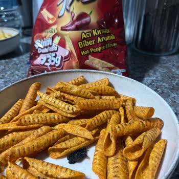 Şok Market Patos Rolls Cipsinde Siyah Yabancı Madde Bulunması