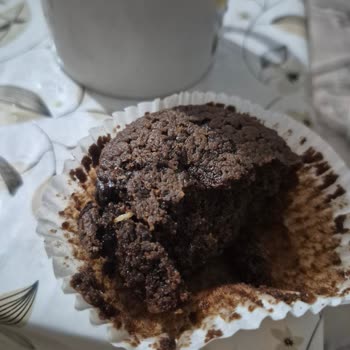 Carrefour'dan Alınan Eti Browni Keki İçinde Solucan Keşfedildi