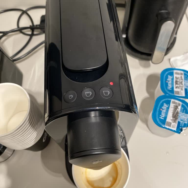 Kırmızı Işıkla Arızalı Cafissimo Pure+ Makine İçin Değişim Talebi