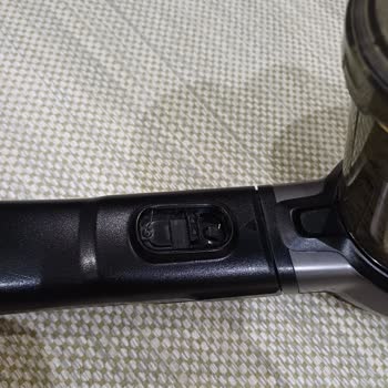 Philips Dik Süpürge Kilit Mandalı Bir Ay İçinde Gevşedi Ve Düşerek Kullanılamaz