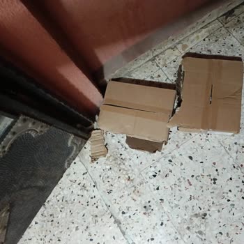 Türk Telekom Çalışması Sonrası Bina Girişinde Çöp Bırakılması Ve Temizlik Talebi
