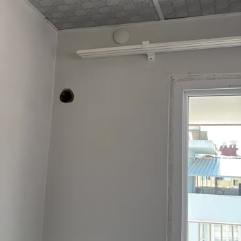 Daikin Yetkili Servisi Montaj Hatası Su Borusunu Deldi Ve Masrafları Karşılamıyor