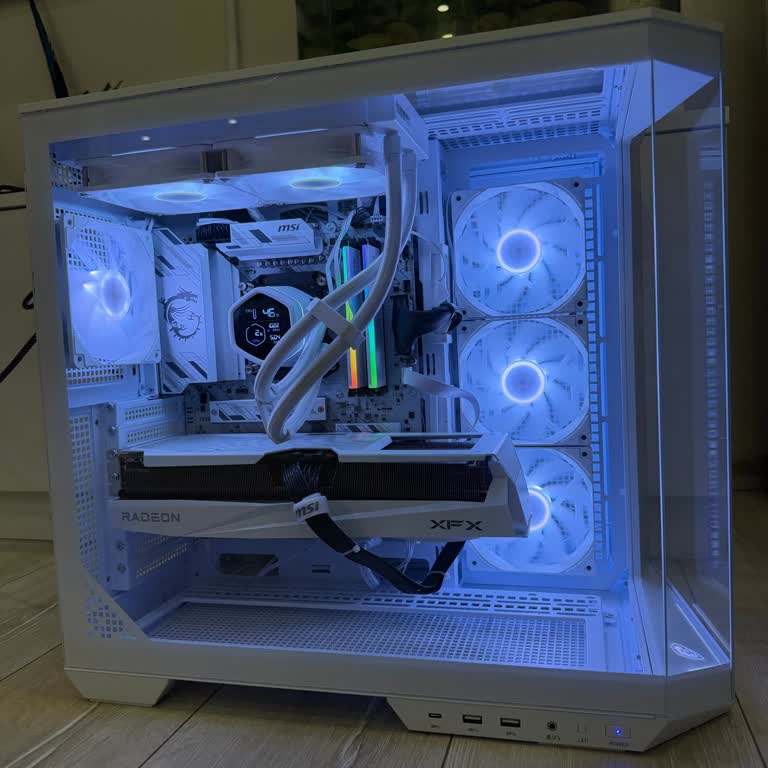 İzmit Özüer Vatan Bilgisayar Mağazasında Kayıp XFX Ekran Kartı Tutucu Aparatı